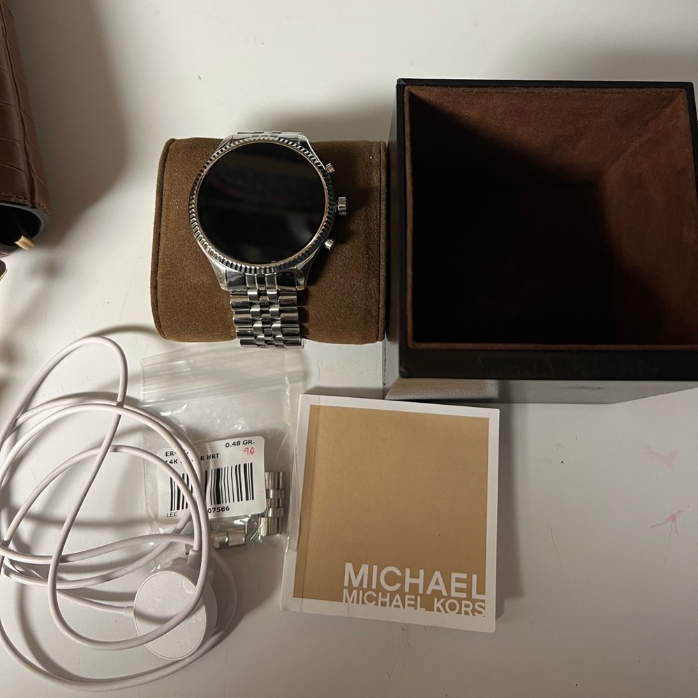 Smart men Michael kors watch (never used)